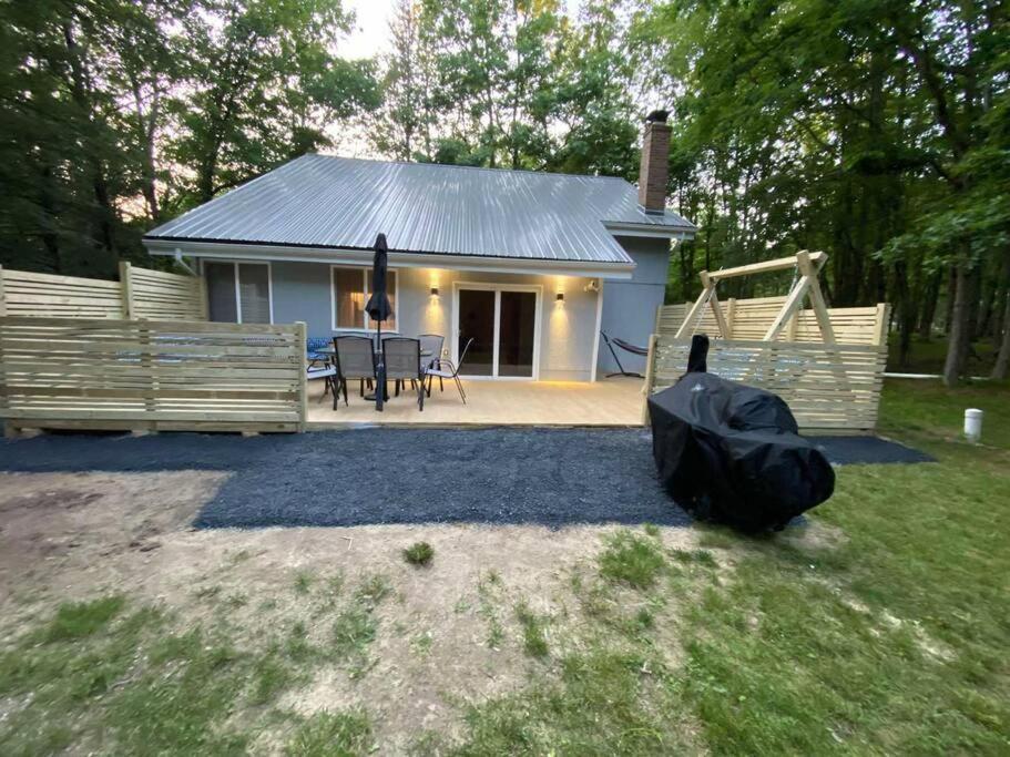 Modern Near W Hottub, Game Room, Fireplace *