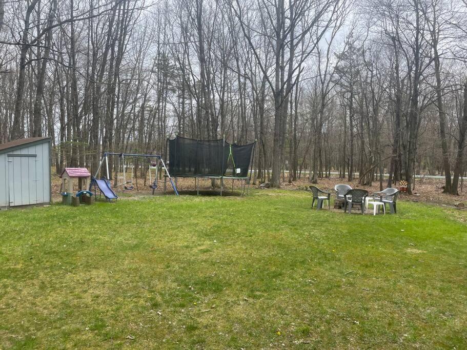 Modern Near W Hottub, Game Room, Fireplace