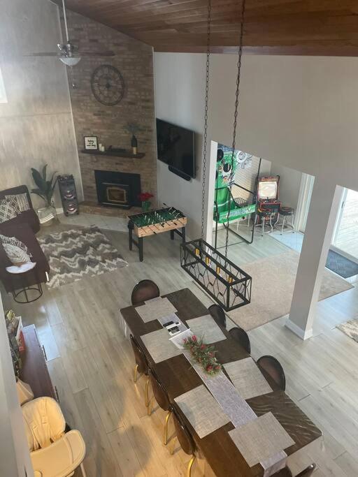 Ferienhaus Modern Near W Hottub, Game Room, Fireplace